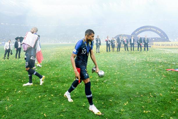 英超赛场上 英超赛场上