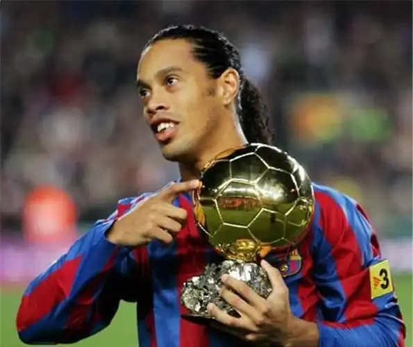 赛中展示自 赛中展示自